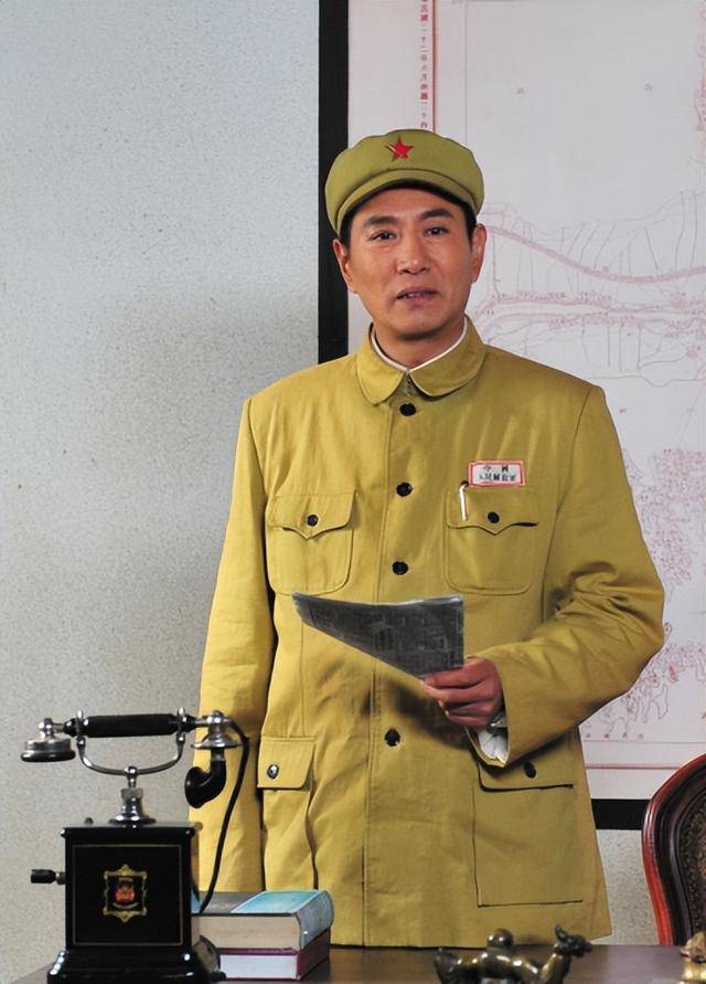 “坏人专业户”姚刚：一生无妻无子，如今53岁在千万豪宅一个人住