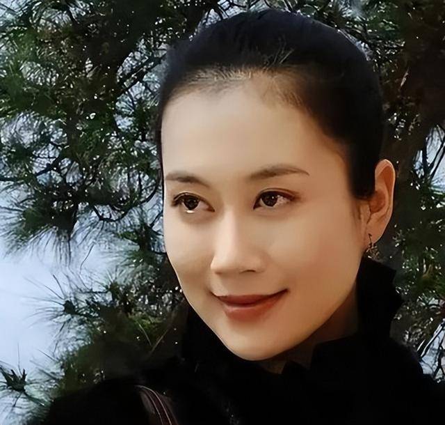 “坏人专业户”姚刚：一生无妻无子，如今53岁在千万豪宅一个人住