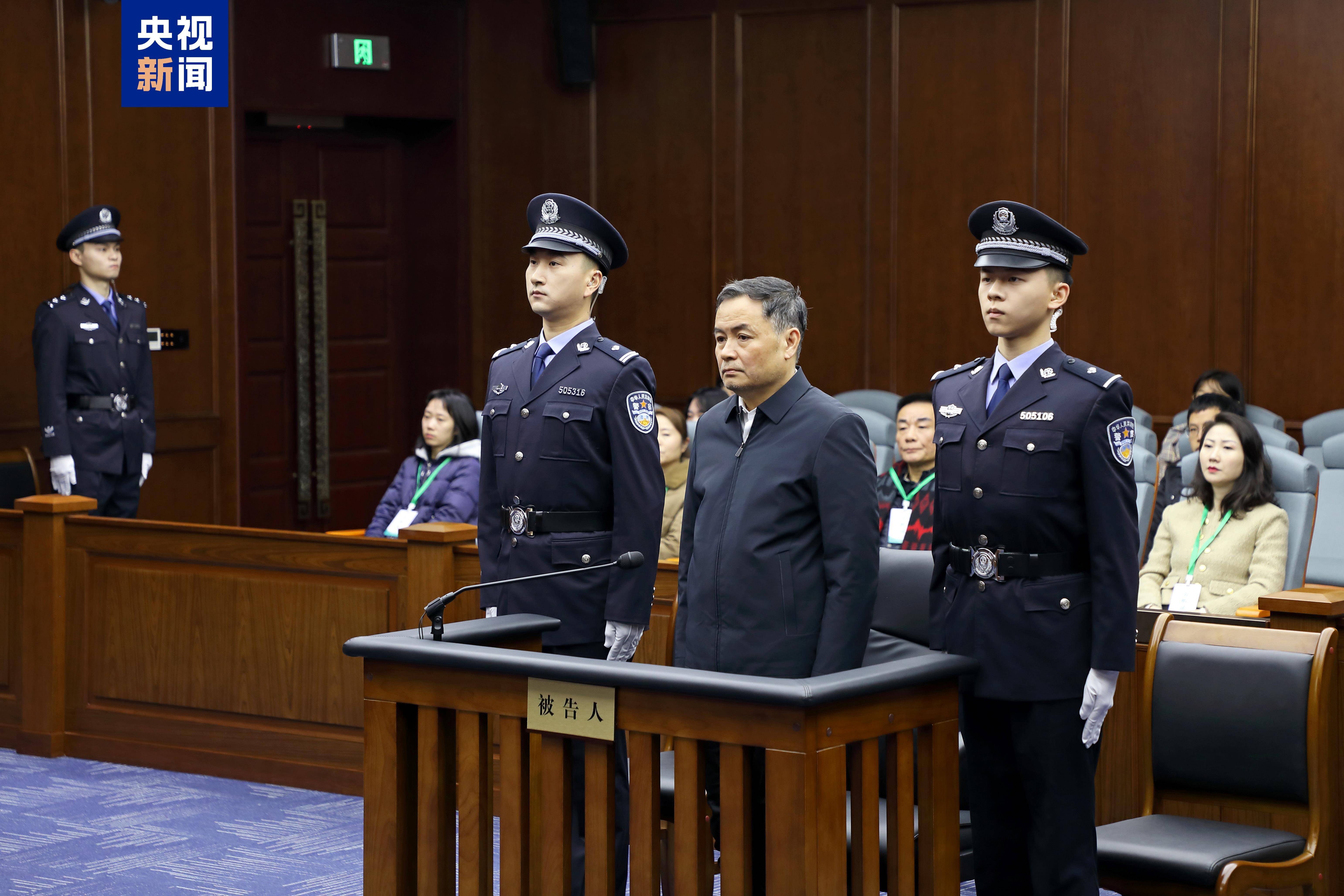 副处级贪到副部级,从财政部“空降”半年就落马,他获刑14年