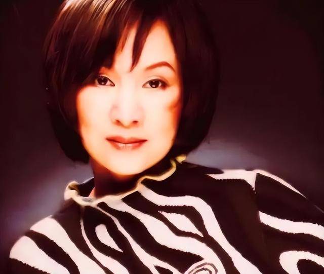 原来早已退出中国籍？被老外“玩腻就丢掉”的郑绪岚，却回国捞金