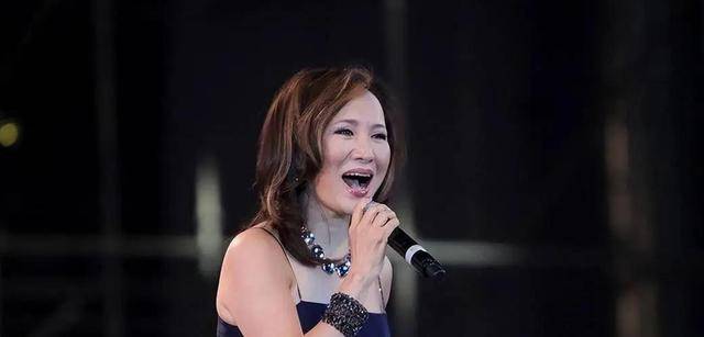 原来早已退出中国籍？被老外“玩腻就丢掉”的郑绪岚，却回国捞金