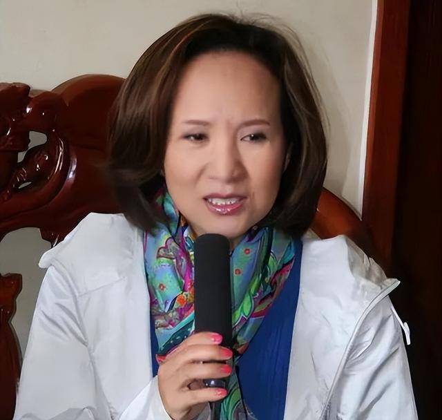 原来早已退出中国籍？被老外“玩腻就丢掉”的郑绪岚，却回国捞金