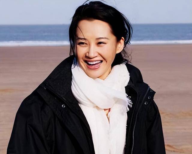 事实证明,55岁“无人敢娶”的许晴,才是真正的人间清醒!