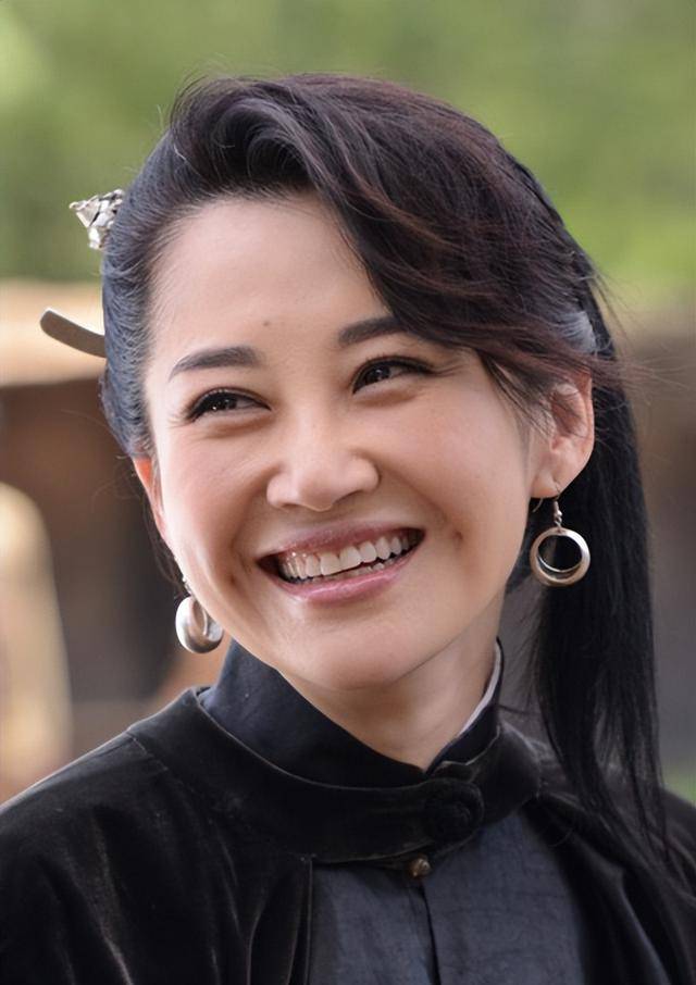 事实证明,55岁“无人敢娶”的许晴,才是真正的人间清醒!