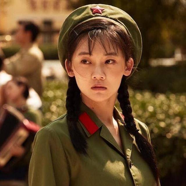 冯小刚直言:她太能装了,永远红不了,就更别提拿奖了