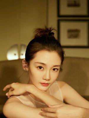 冯小刚直言:她太能装了,永远红不了,就更别提拿奖了