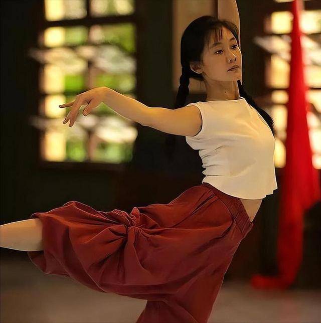 冯小刚直言:她太能装了,永远红不了,就更别提拿奖了