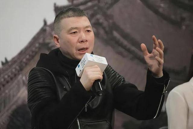 冯小刚直言:她太能装了,永远红不了,就更别提拿奖了