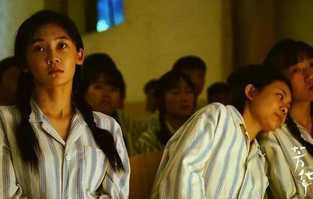 冯小刚直言:她太能装了,永远红不了,就更别提拿奖了