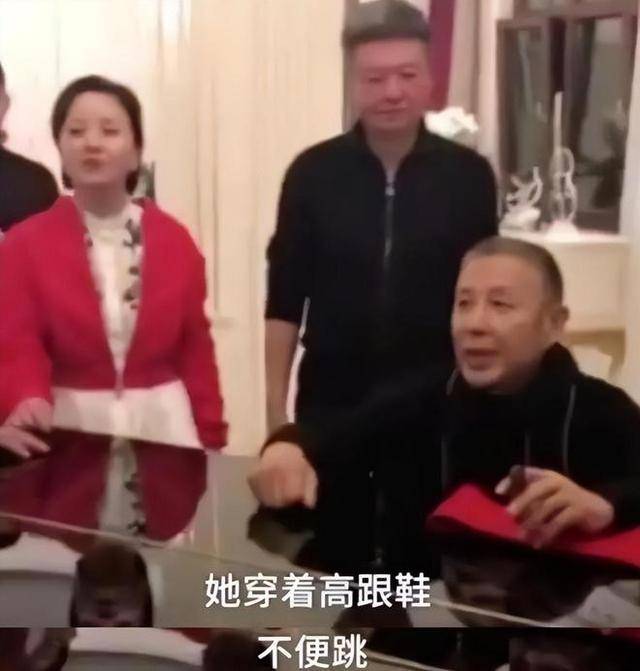 冯小刚直言:她太能装了,永远红不了,就更别提拿奖了