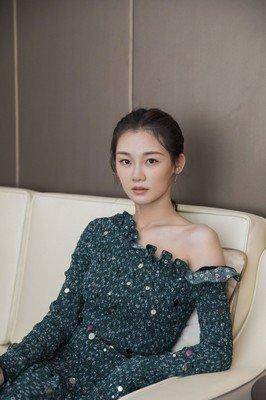 冯小刚直言:她太能装了,永远红不了,就更别提拿奖了