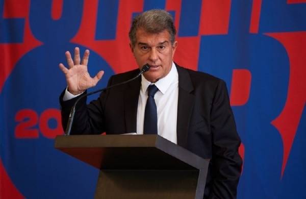 奥尔莫注册的障碍不是西甲联盟,而是拉波尔塔的“假账”和杠杆