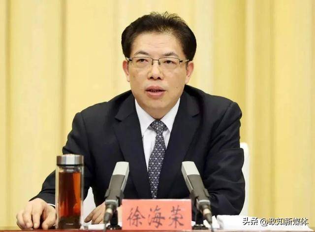 中共中央批准,邓云锋任山东省委常委