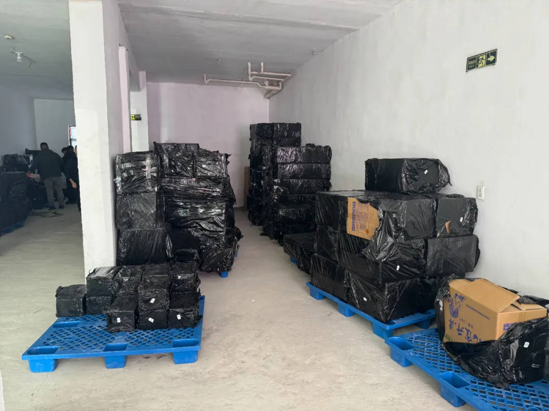 杭州郑某家中突然被抓！465箱，密密麻麻……