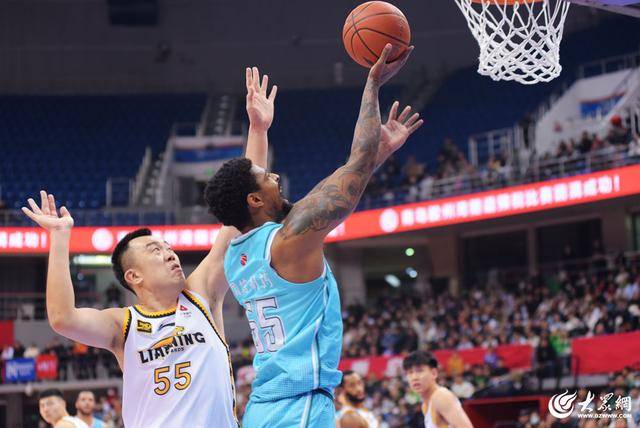热血沸腾!青岛男篮最后三分钟14-0绝地翻盘,队史首次单赛季双杀辽宁