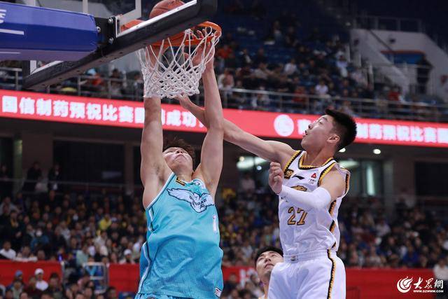 热血沸腾!青岛男篮最后三分钟14-0绝地翻盘,队史首次单赛季双杀辽宁