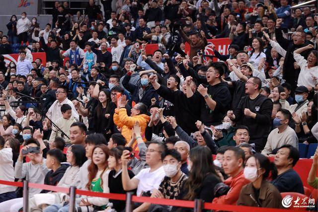热血沸腾!青岛男篮最后三分钟14-0绝地翻盘,队史首次单赛季双杀辽宁