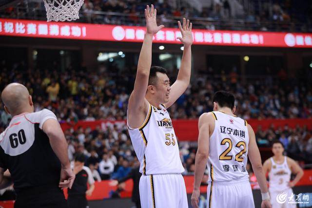 热血沸腾!青岛男篮最后三分钟14-0绝地翻盘,队史首次单赛季双杀辽宁