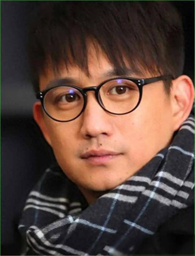 52岁黄磊回应无戏可拍:2年没拍戏,3年没当男主,综艺演戏都停了