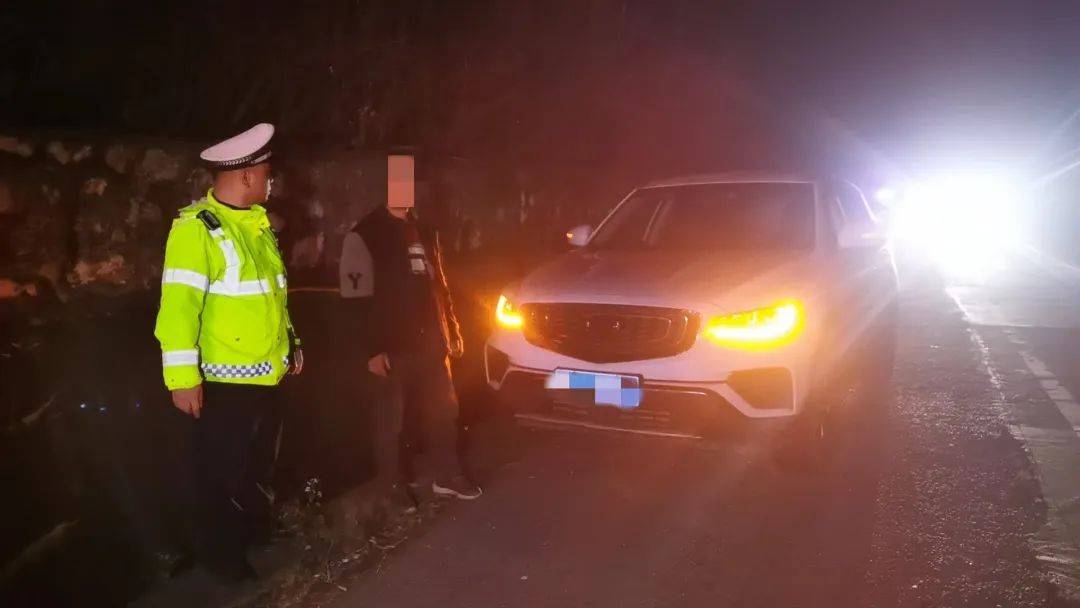 一家三口在广西高速上逆行12公里,近百辆车“懵”了