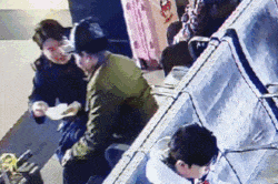 77岁老人拿手写车票乘高铁？网友：看到后续放心了