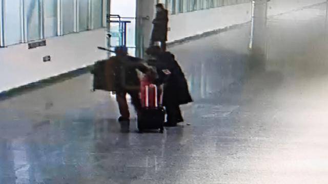 77岁老人拿手写车票乘高铁？网友：看到后续放心了