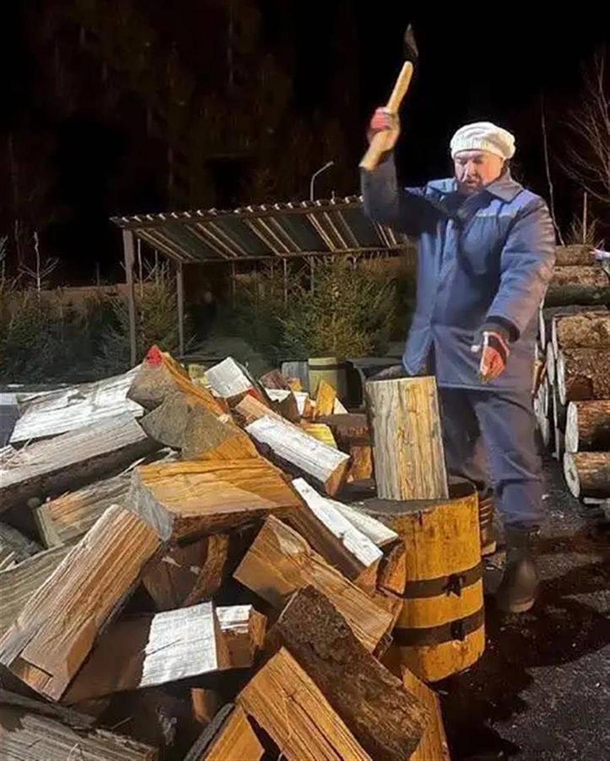 卢卡申科又开始劈柴了,这次是为大选“热身”