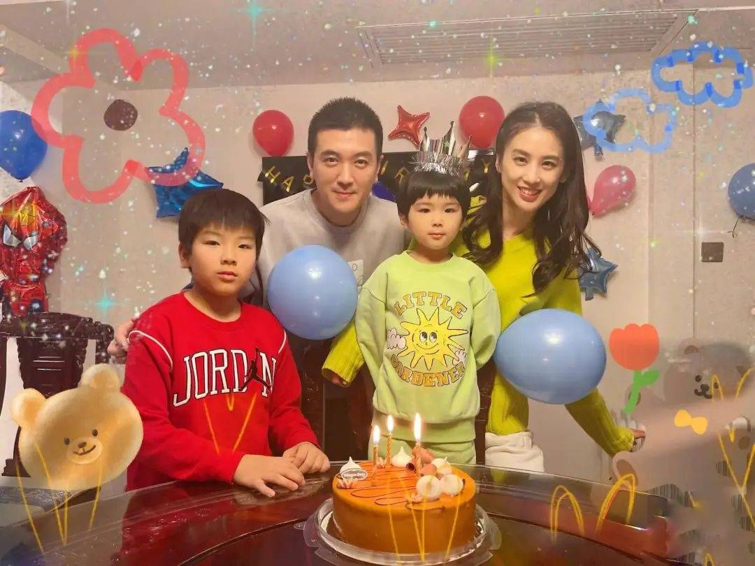 杨子回应“直播求婚”：被黄圣依骂了5分钟