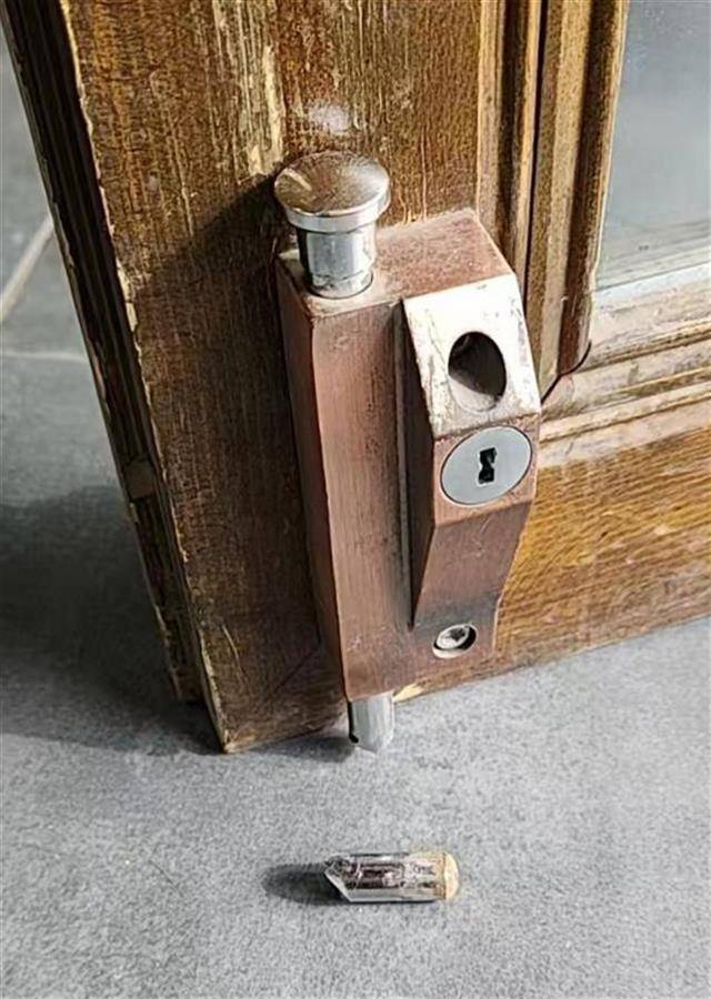 大同官方核查“店铺被撬锁开灯”事件,律师:撬锁入室涉嫌违法,且滥用行政权力