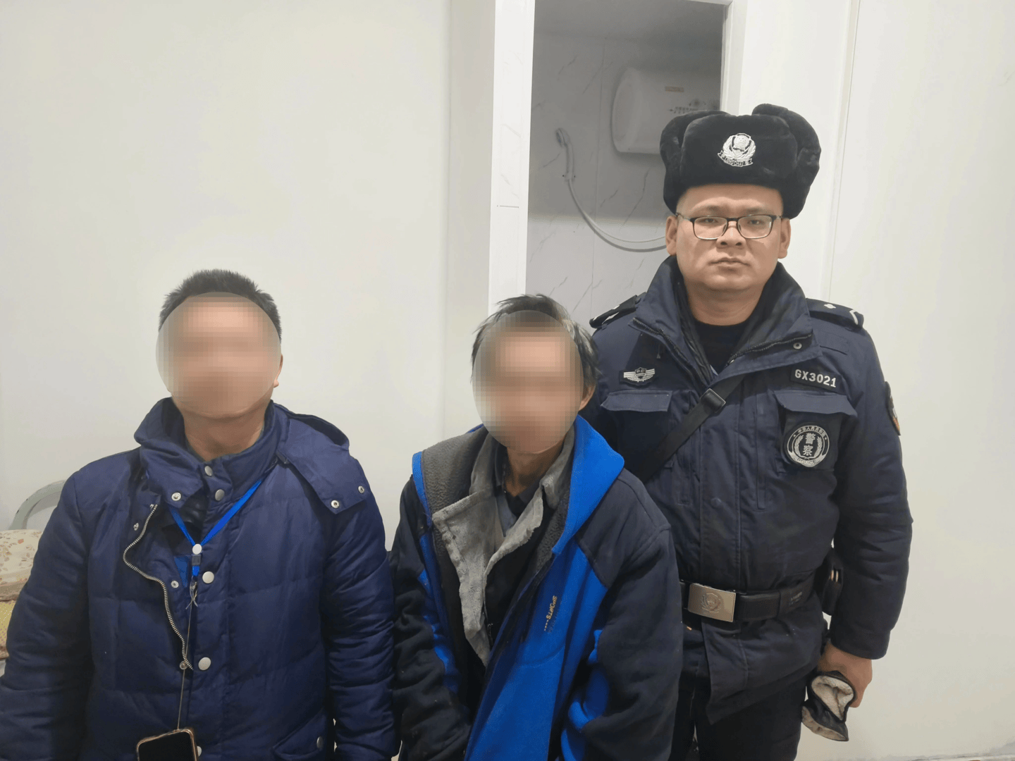 男子失联17年流落乌鲁木齐打工生病,警方相助帮他找到亲人!弟弟:我们一直在找他