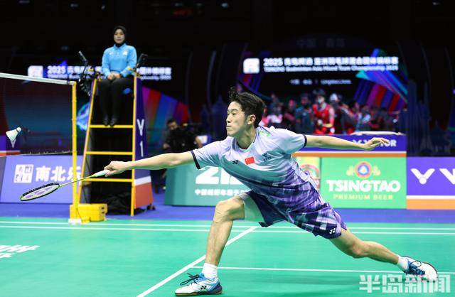 在青岛上演惊天大逆转!中国队3:2险胜日本队,挺进羽毛球亚团赛决赛