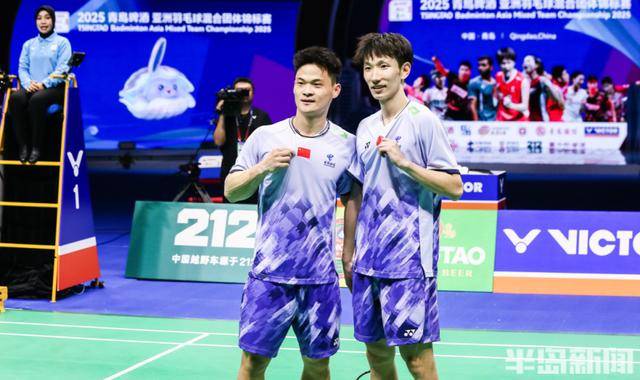 在青岛上演惊天大逆转!中国队3:2险胜日本队,挺进羽毛球亚团赛决赛