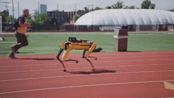 波士顿动力创始人:已购买宇树机器人,中国AI创新热潮只是个开始