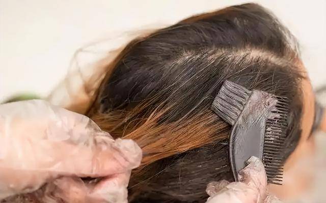 经常染发会致癌吗？频繁染发对身体有这4个伤害，大家需要牢记！