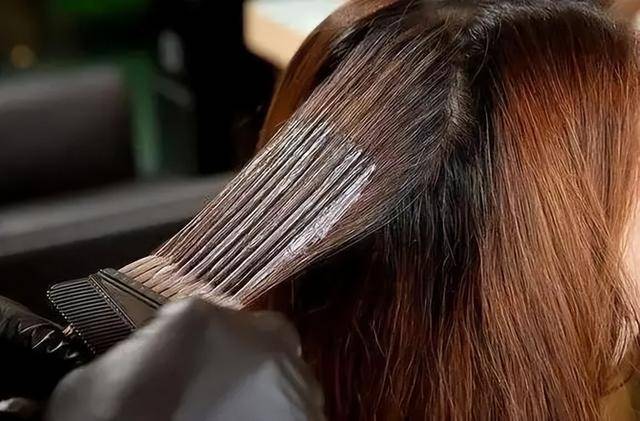 经常染发会致癌吗？频繁染发对身体有这4个伤害，大家需要牢记！