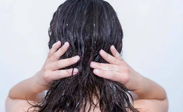 经常染发会致癌吗？频繁染发对身体有这4个伤害，大家需要牢记！