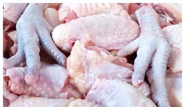 长期吃久冻的肉危害大?冰箱里的肉冻多久就不能吃了?医生说清楚