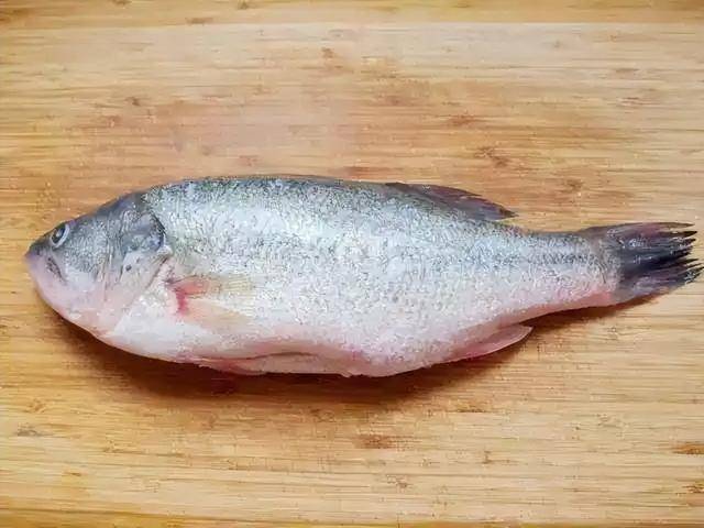 长期吃久冻的肉危害大?冰箱里的肉冻多久就不能吃了?医生说清楚