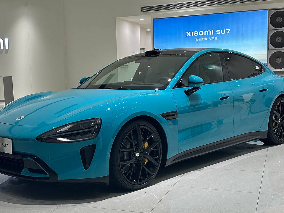 小米汽车每台亏4.5万、年亏62亿仍扩张,雷军:交付目标增至35万台