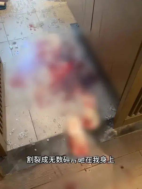 洗澡时突然爆炸，女子手筋断裂，多处缝针……家里有它快自查