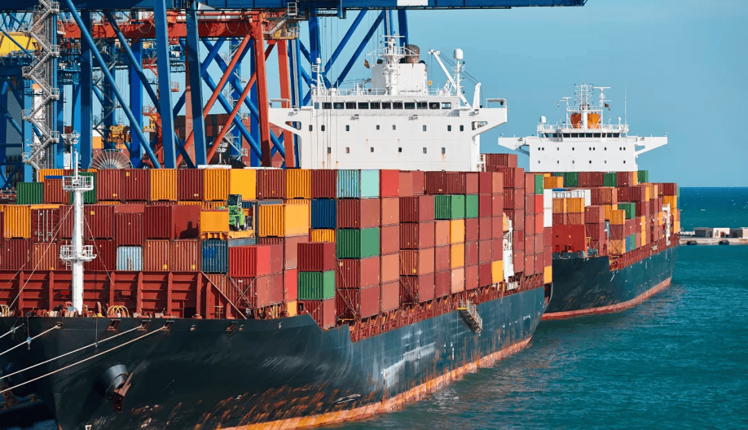 彭博社:美国对中国船舶征收数十亿美元税款 恐引发“贸易末日”