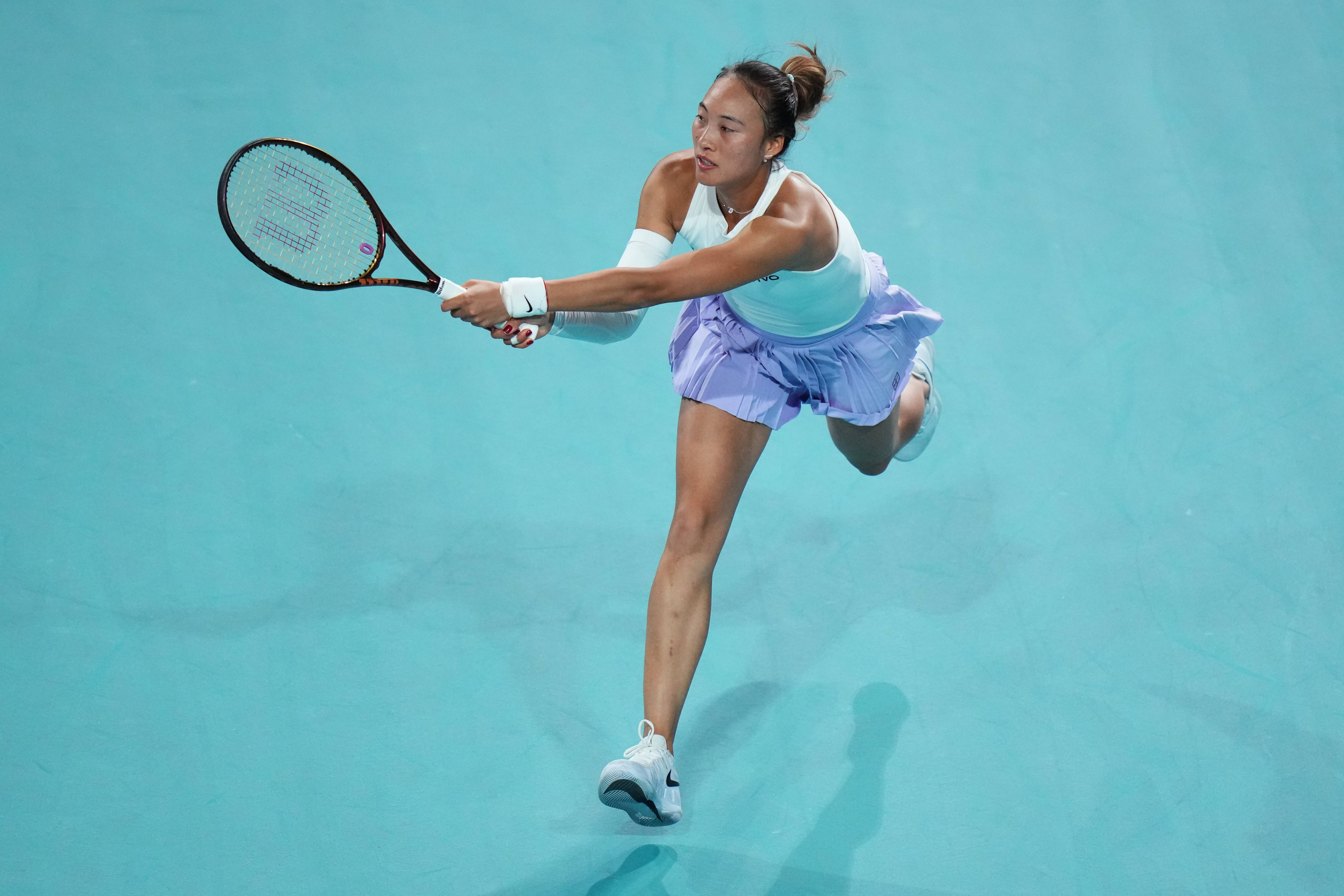 郑钦文即时世界排名升至第八，下一轮将再战萨巴伦卡