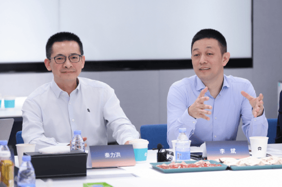 蔚来CEO李斌:增程是过渡产品,这在行业是共识,终极肯定是纯电大家都在增加比例!换电本身相当于另外一种增程