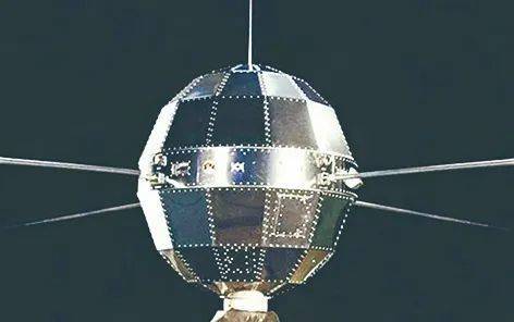 东方红一号还“活”着！有人每年给它拍生日照