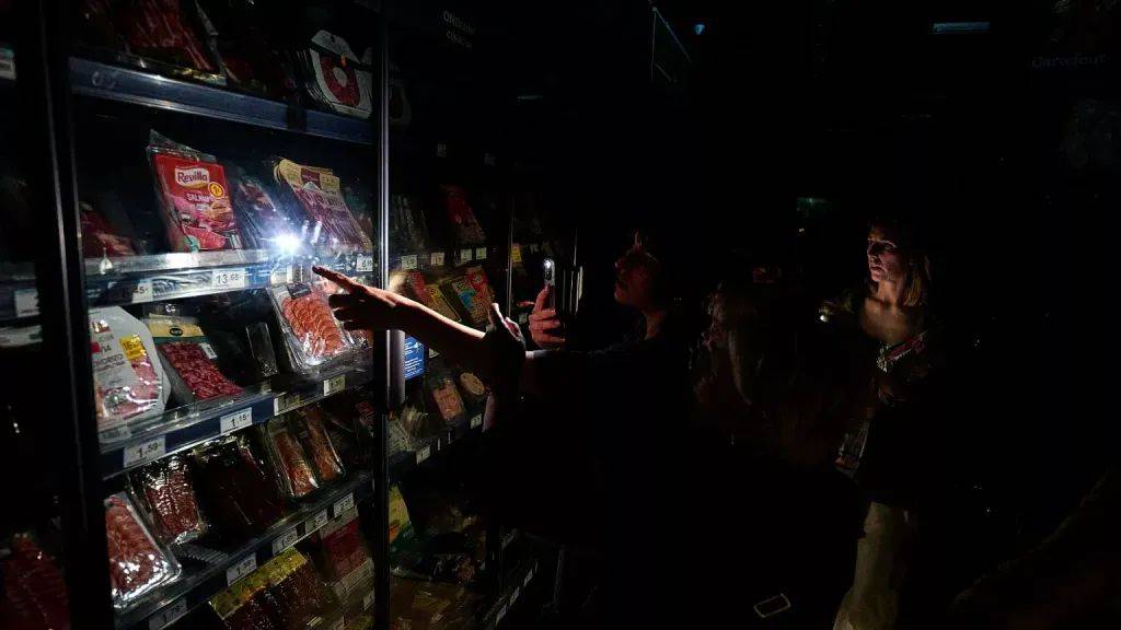 西葡法三国大停电,事故何以酿成