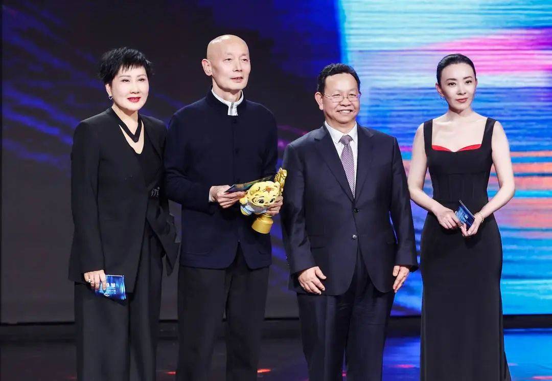 官方正式公布!确认是葛优