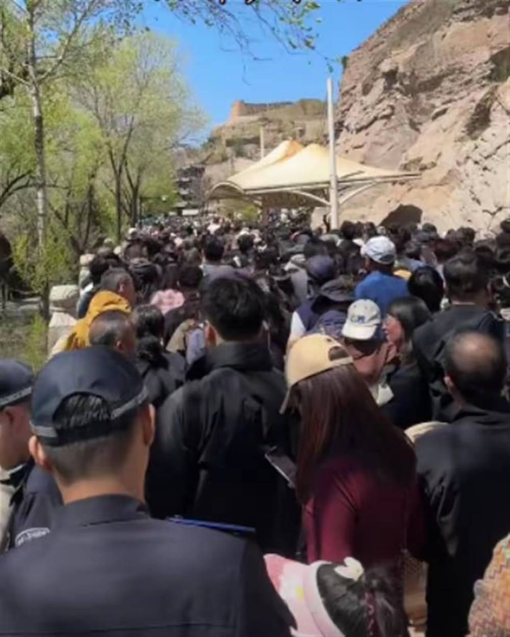 张信哲在山西大同演唱会上称约不到景区门票，当地文旅回应