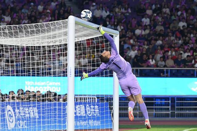 71岁国足主帅，考察42岁老门将？