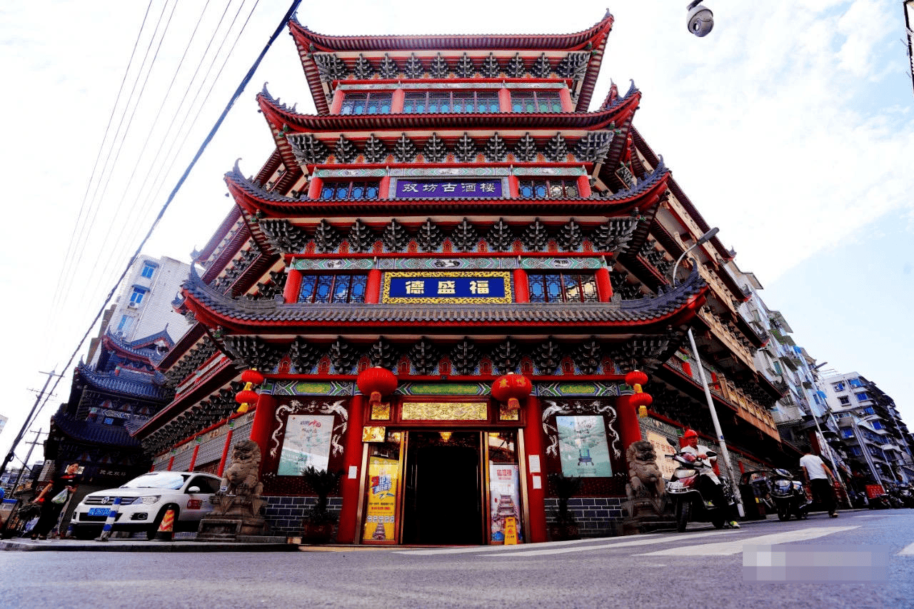 一起诉讼背后，宜宾前首富“险被送精神病院”风波丨红星深度