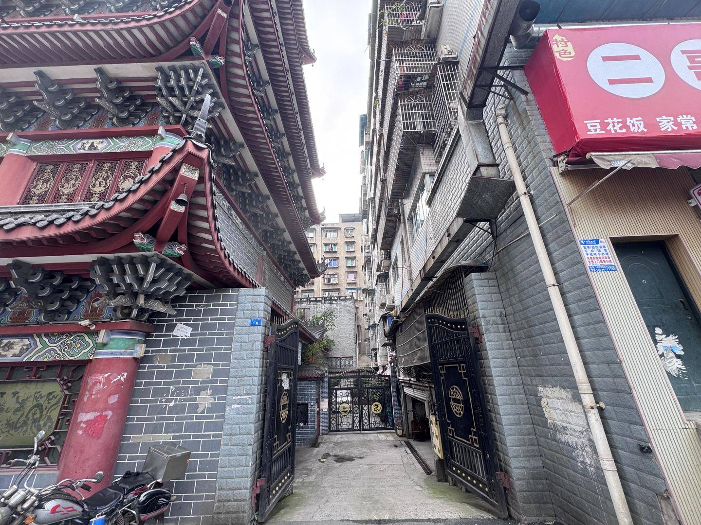 一起诉讼背后，宜宾前首富“险被送精神病院”风波丨红星深度